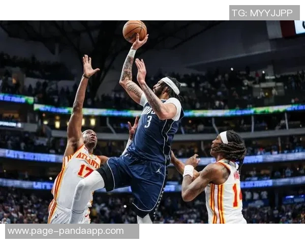 浓眉称赞文班投篮能力认为防守者只能祈祷他失手