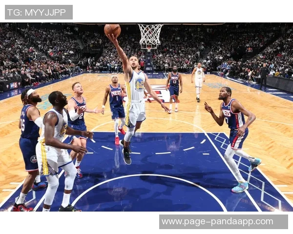 库里轻松出战16分钟贡献11分4篮板3助攻展现实力不凡