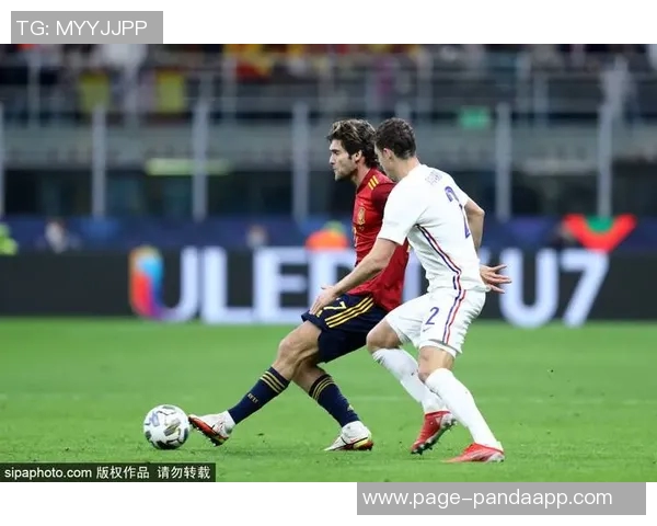 日本高中联赛决赛精彩瞬间兜射与弧顶爆射双双破门引发热议 日本高中联赛决赛精彩瞬间兜射与弧顶爆射双双破门引发热议